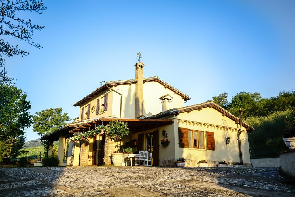 Villa Louise Umbria Uncinano Luaran gambar